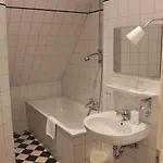Schiller Hotel