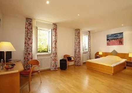 Schiller 3*