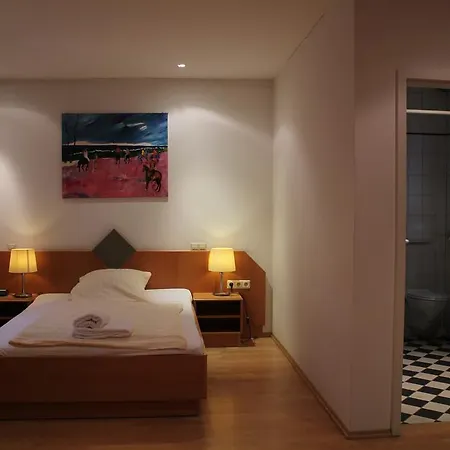 Schiller Hotel 3*