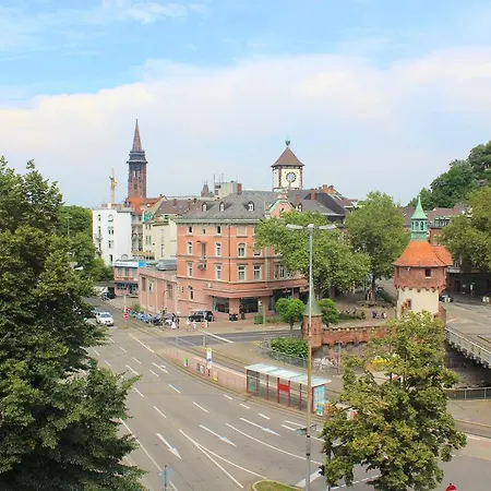 Schiller מלון 3*