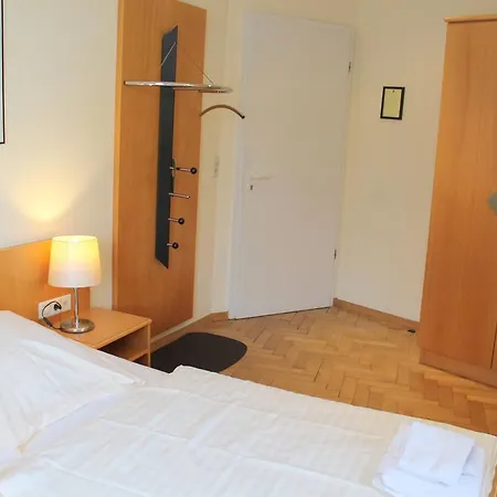 Schiller 3*